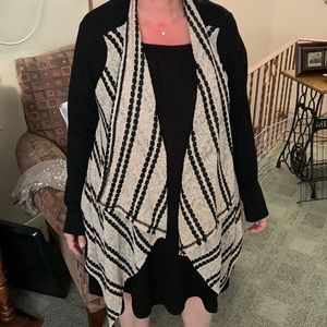 Shawl/cardigan